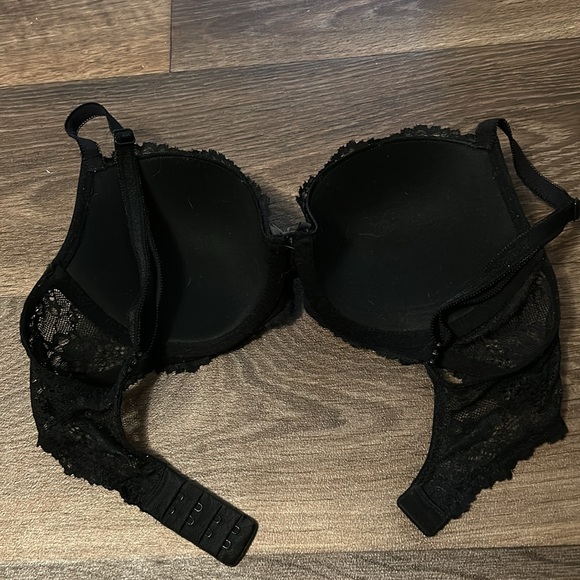 Victoria’s Secret Demi Bra- Black Allover Lace- 32D - Picture 2 of 2